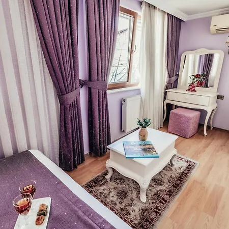 7 People Large Family Or Friends Group 110mettee Squar * İstanbul