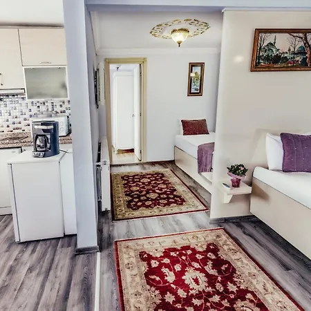 Oda ve Kahvaltı 7 People Large Family Or Friends Group 110mettee Squar
